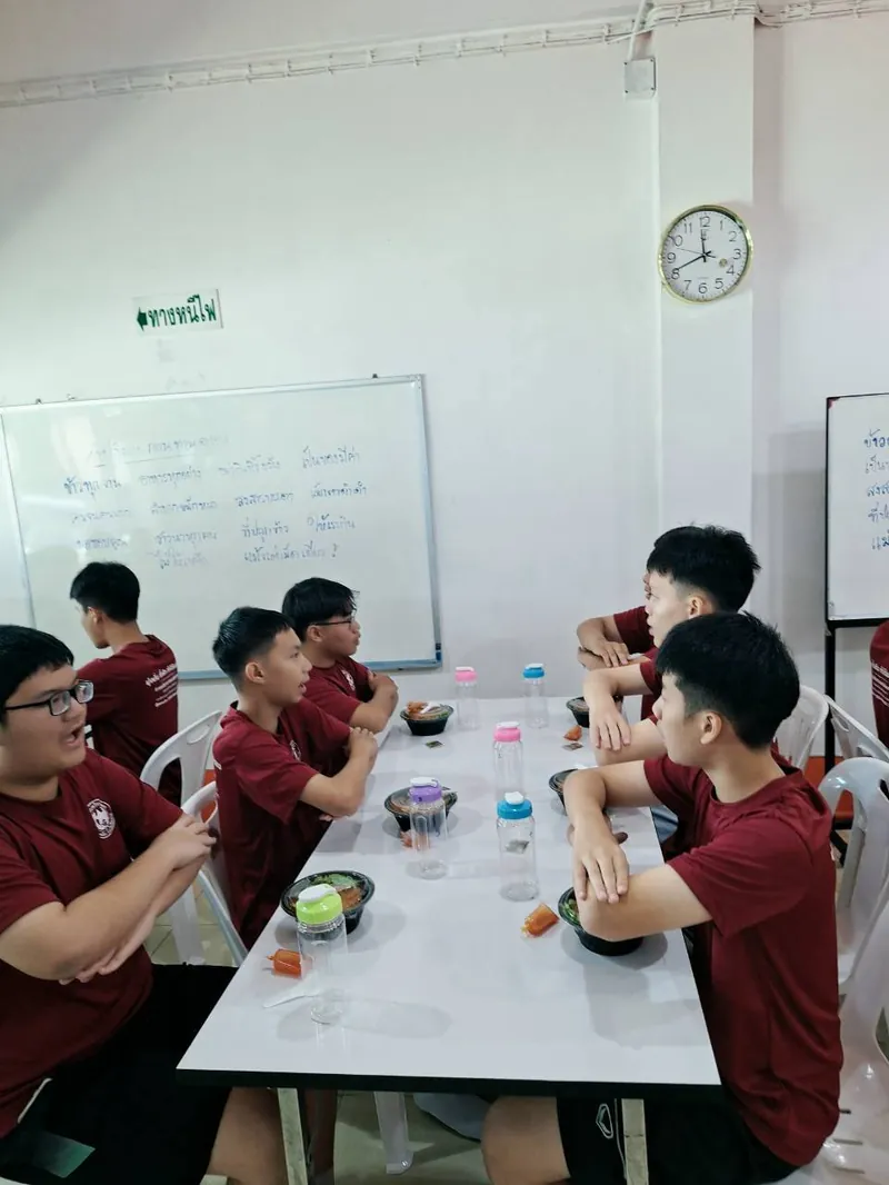 มื้ออาหารของนักเรียน